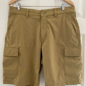 Eddie Bauer Men's Cargo Shorts Size 34W 10L Color Tan